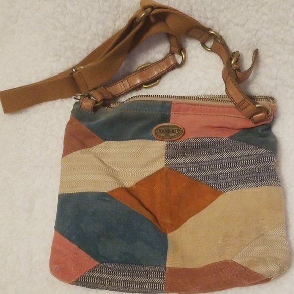 Fossil Handbags - 💚Vintage Fossil Crossbody ⏩CLOSET CLOSING SALE 🎉🎉🎉